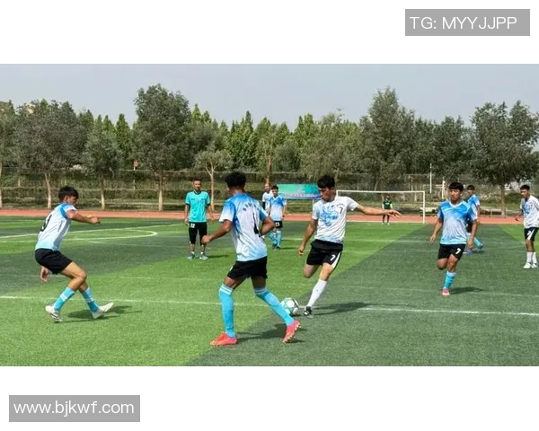 巴楚县第六届“胡杨杯”青少年学校足球联赛落幕